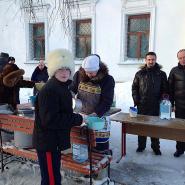 Раздача крещенской воды 19.01.2013