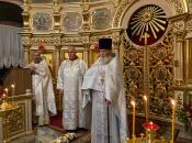 Пасхальная Божественная Литургия в Храме Живоначальной Троицы в Остафьеве
