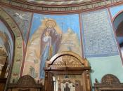 Обновление фресок в центральной части храма
